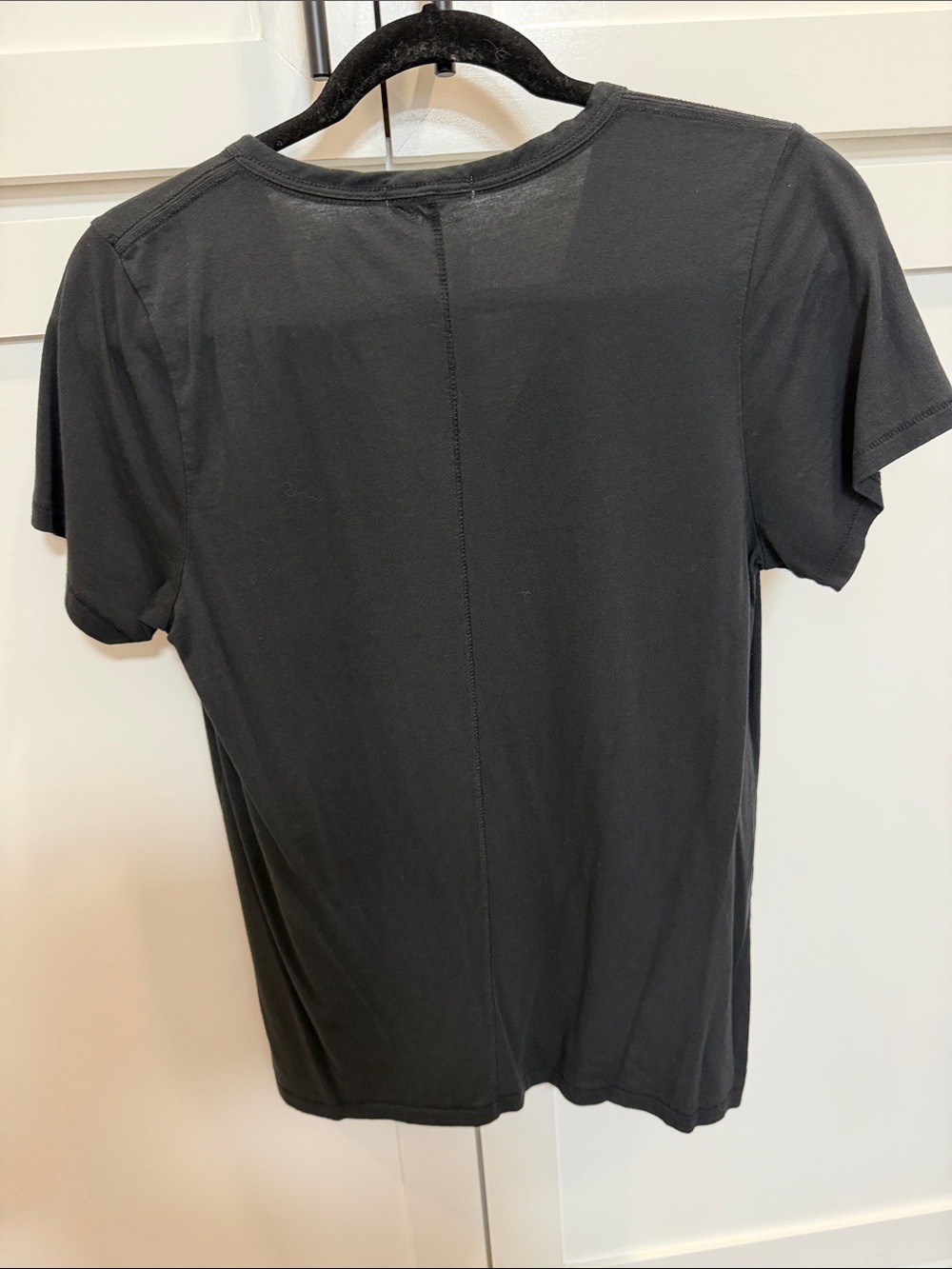Black V-Neck Short Sleeve Tee - Picture 3 of 3